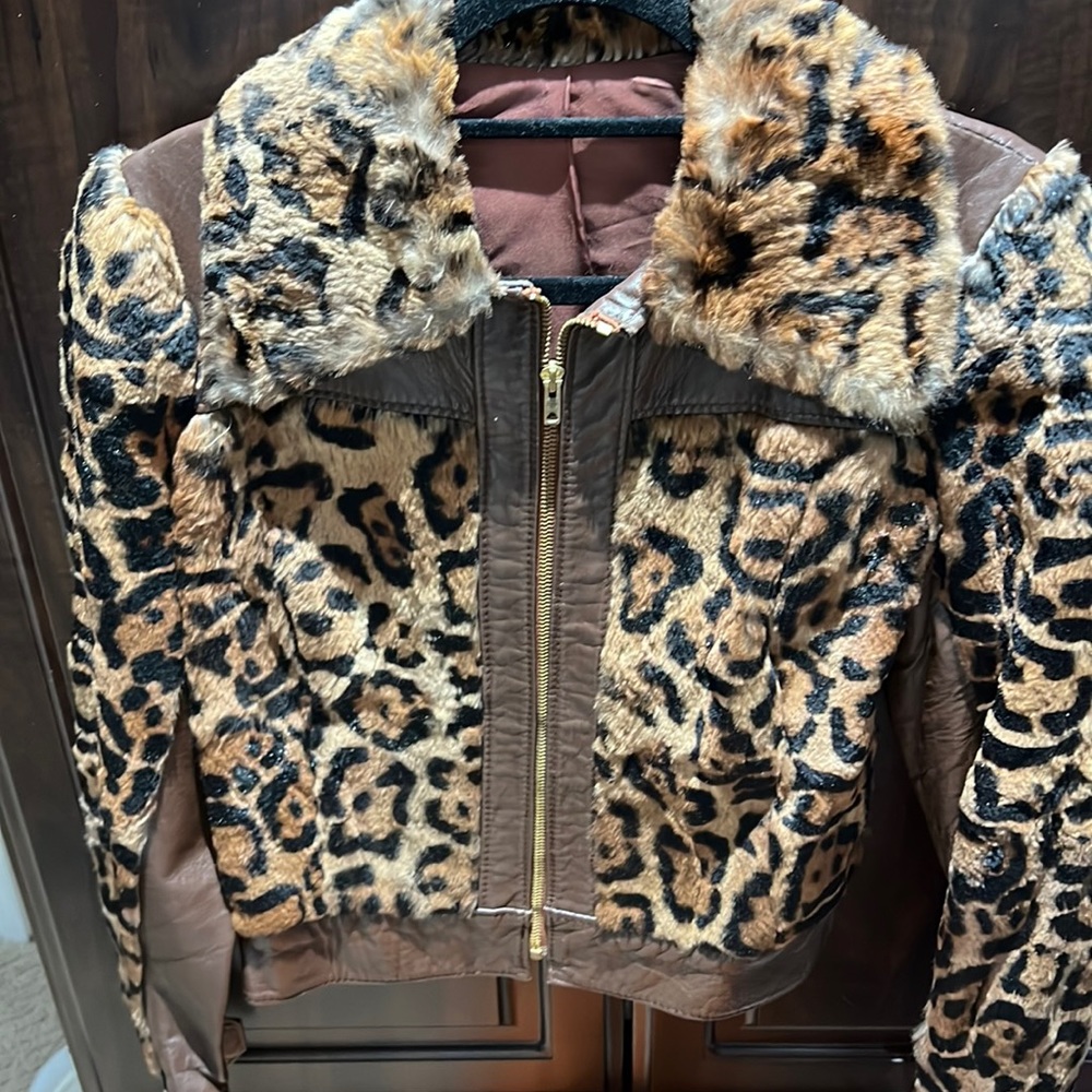 Vintage leather & fur jacket !! One of a kind! ✨